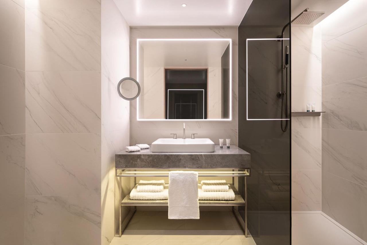 Signature King Room