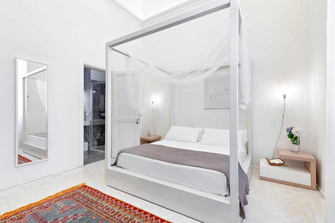 Deluxe Double Room Shower