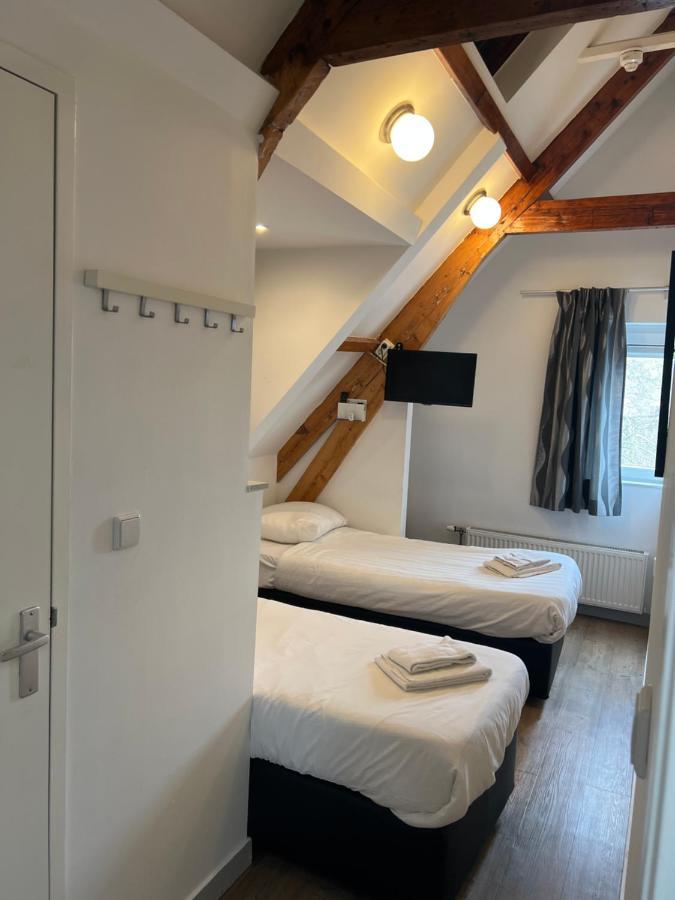 Twin Room,1365245228:JPEG