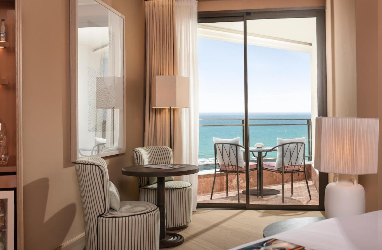 Double or Twin Room with Partial Sea View