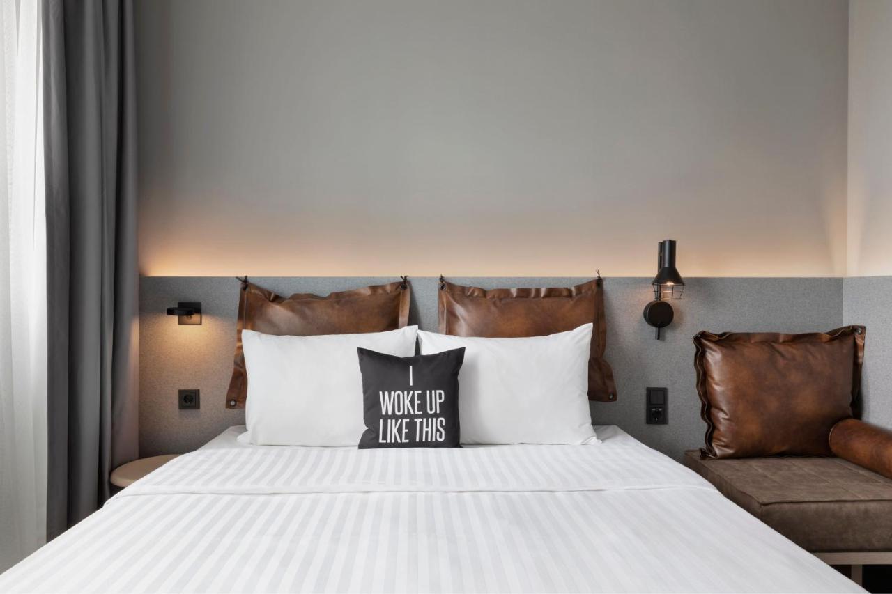 Moxy Queen Room City View