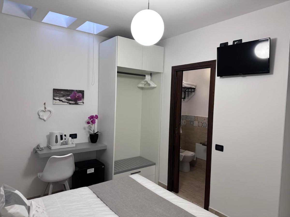 Economy Room Skylight Window