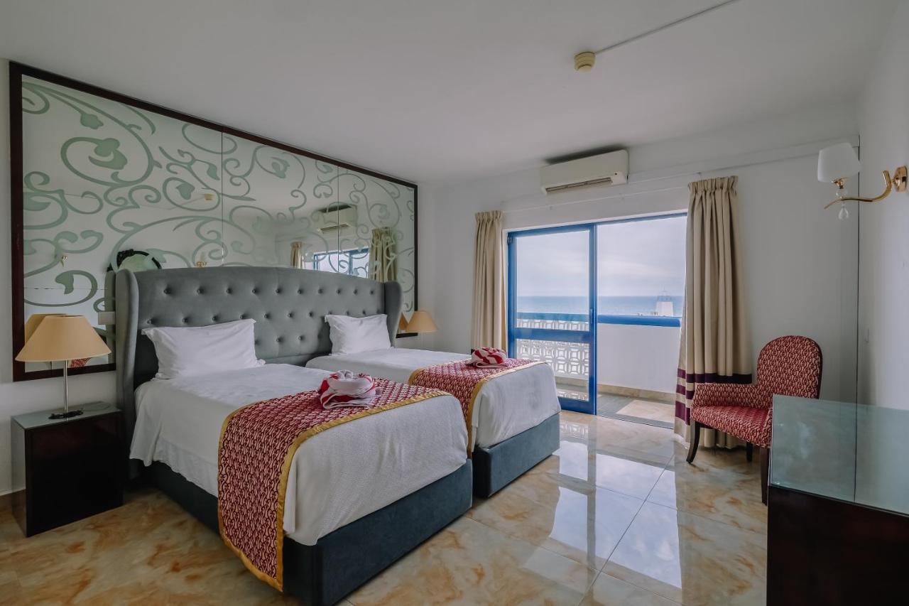 Deluxe One Bedroom Apartment