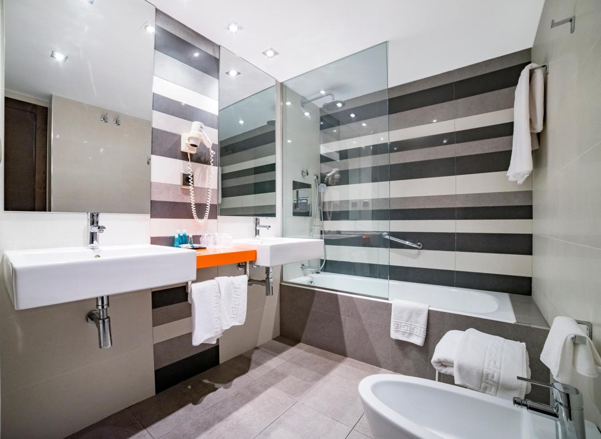 Junior Suite with free access to Solarium,1661635943:JPEG