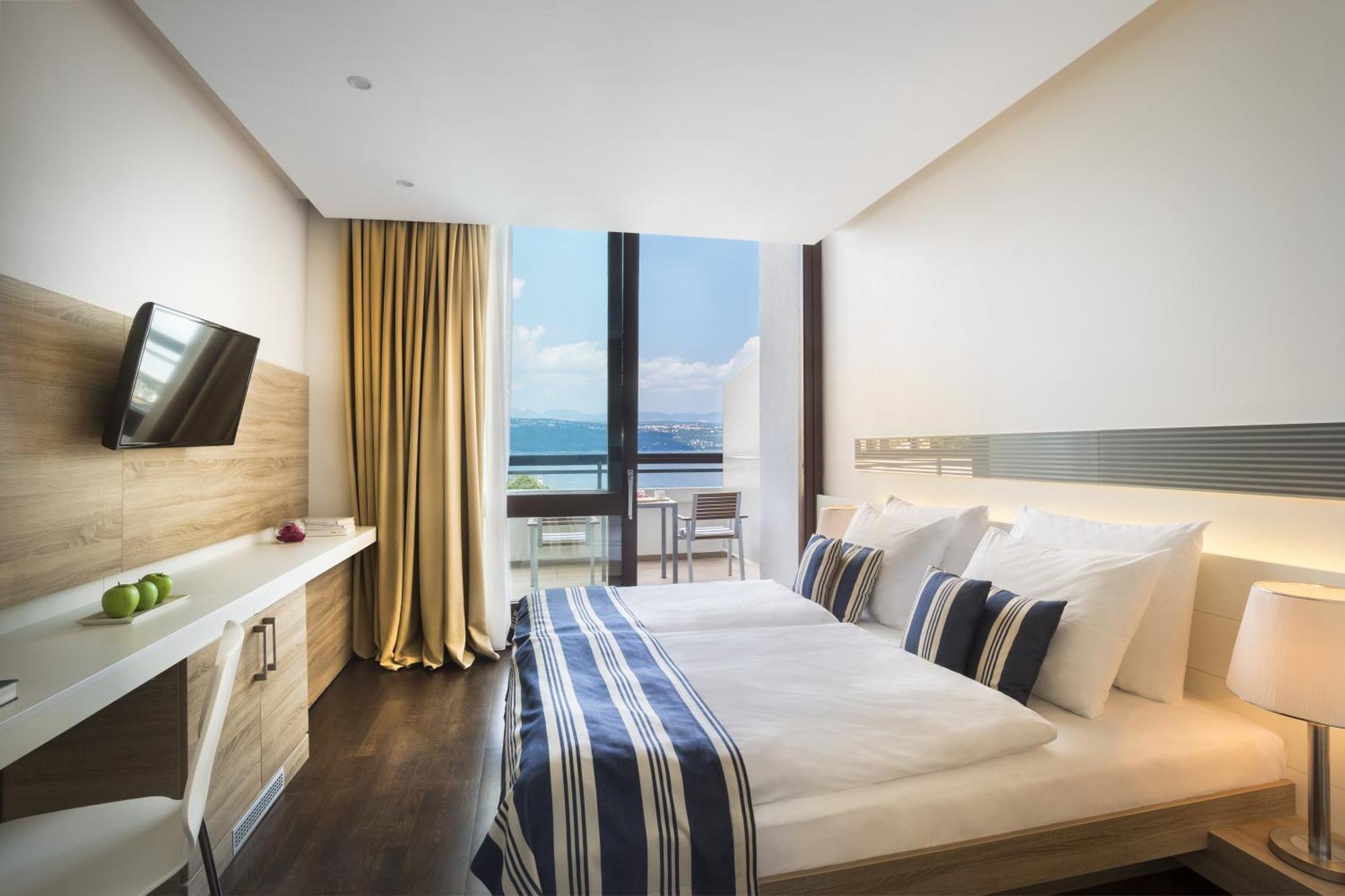 Premium Double Room with Sea View,105382652:JPEG