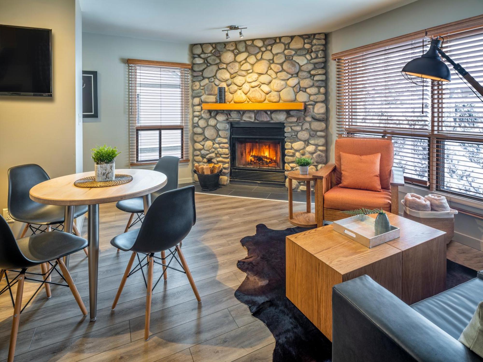 Buffalo 2 Queen beds Suite