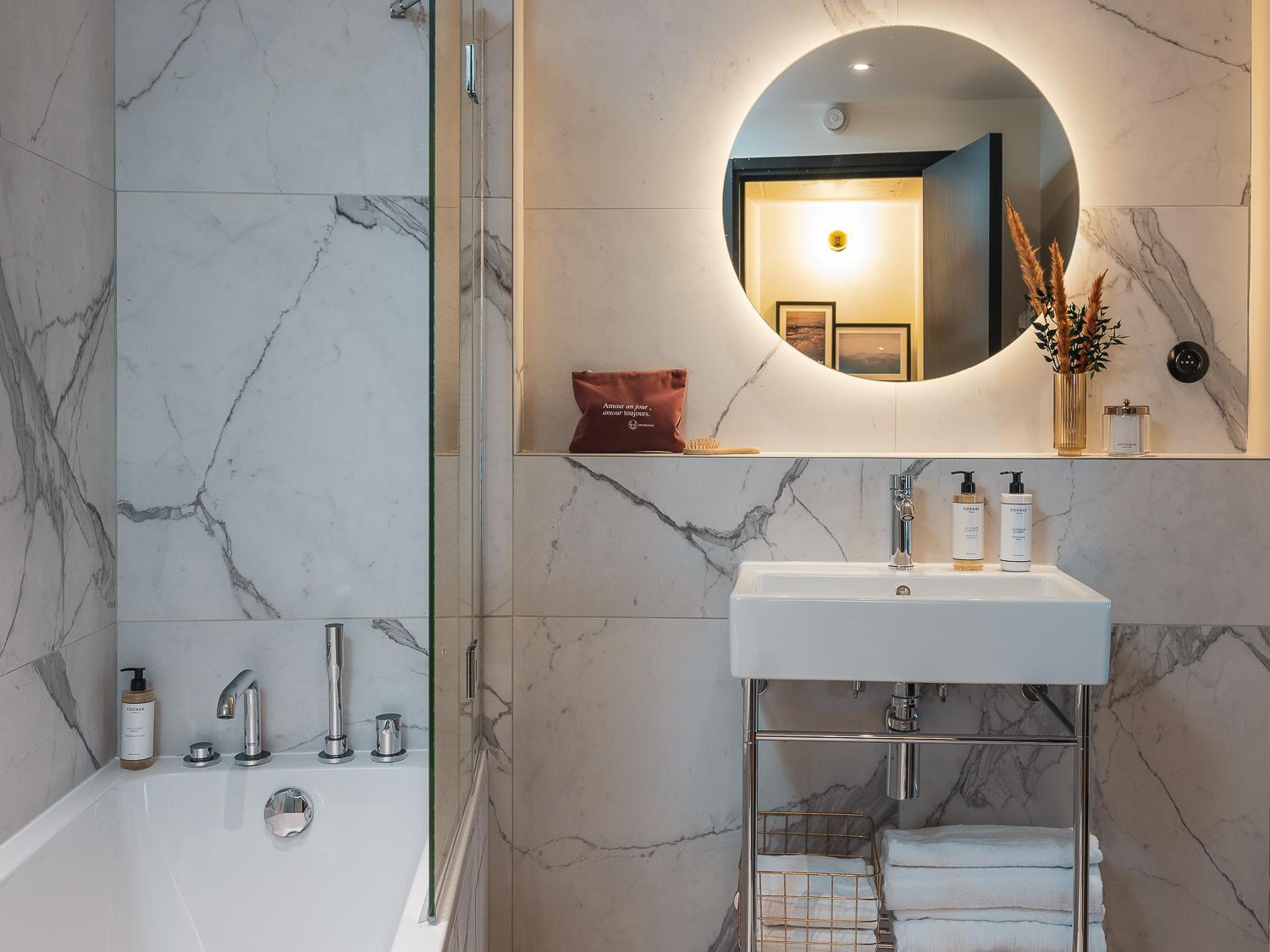 Suite 7ème Monde,1436916892:JPEG