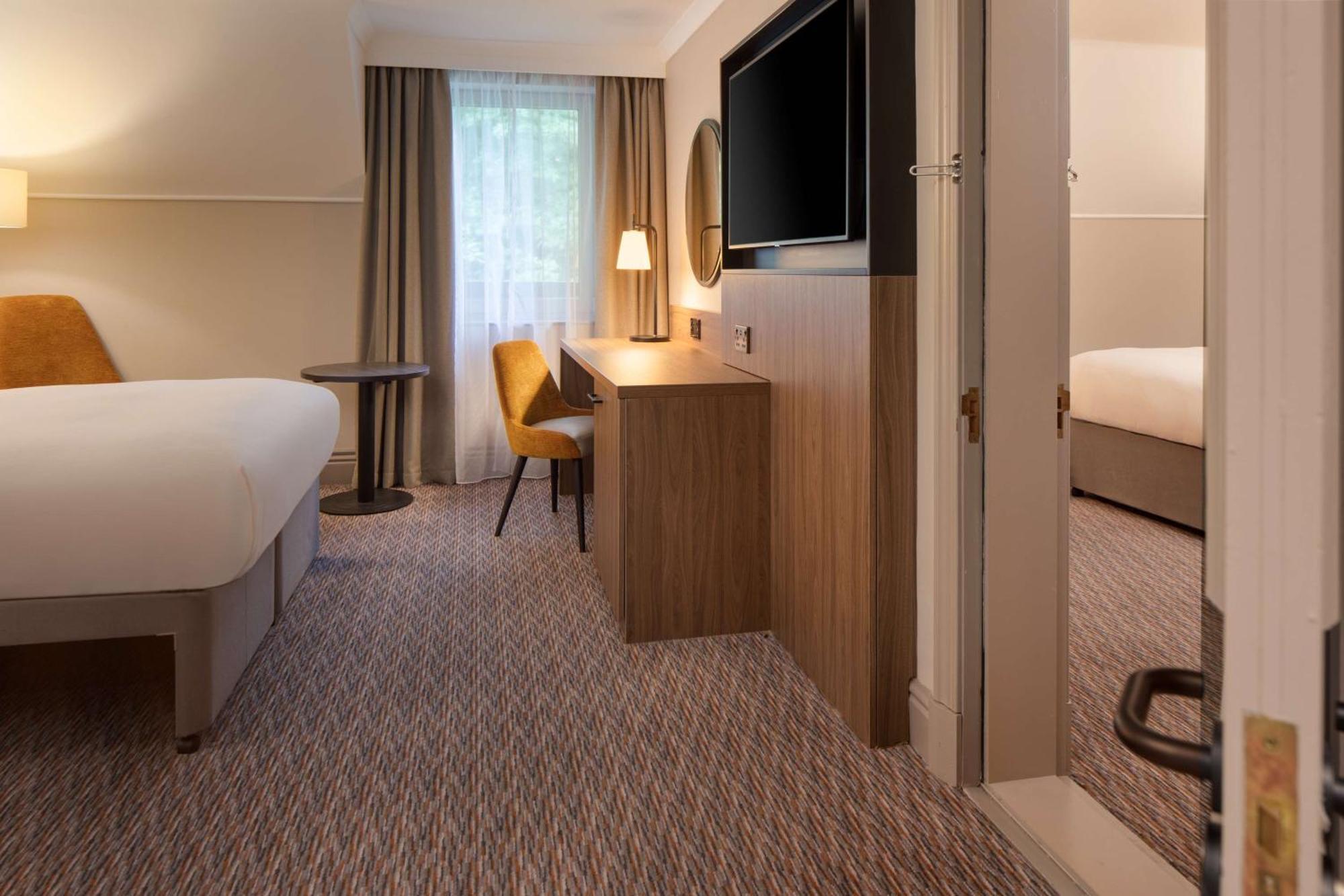 Queen Room Mobility Access