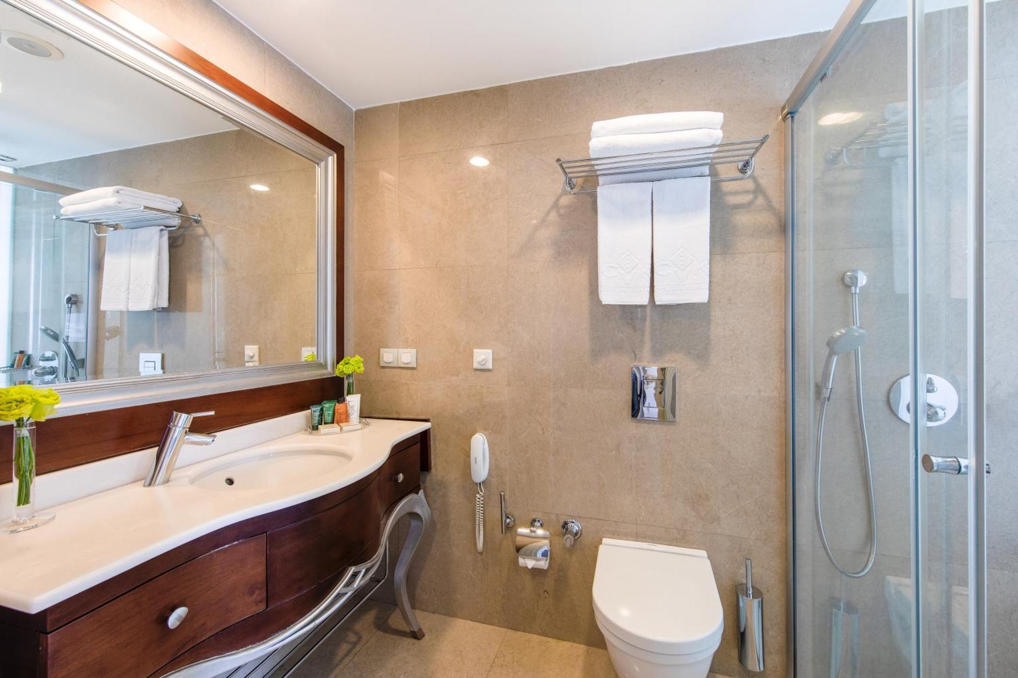 Superior Taksim Square View Room,1765831604:JPEG