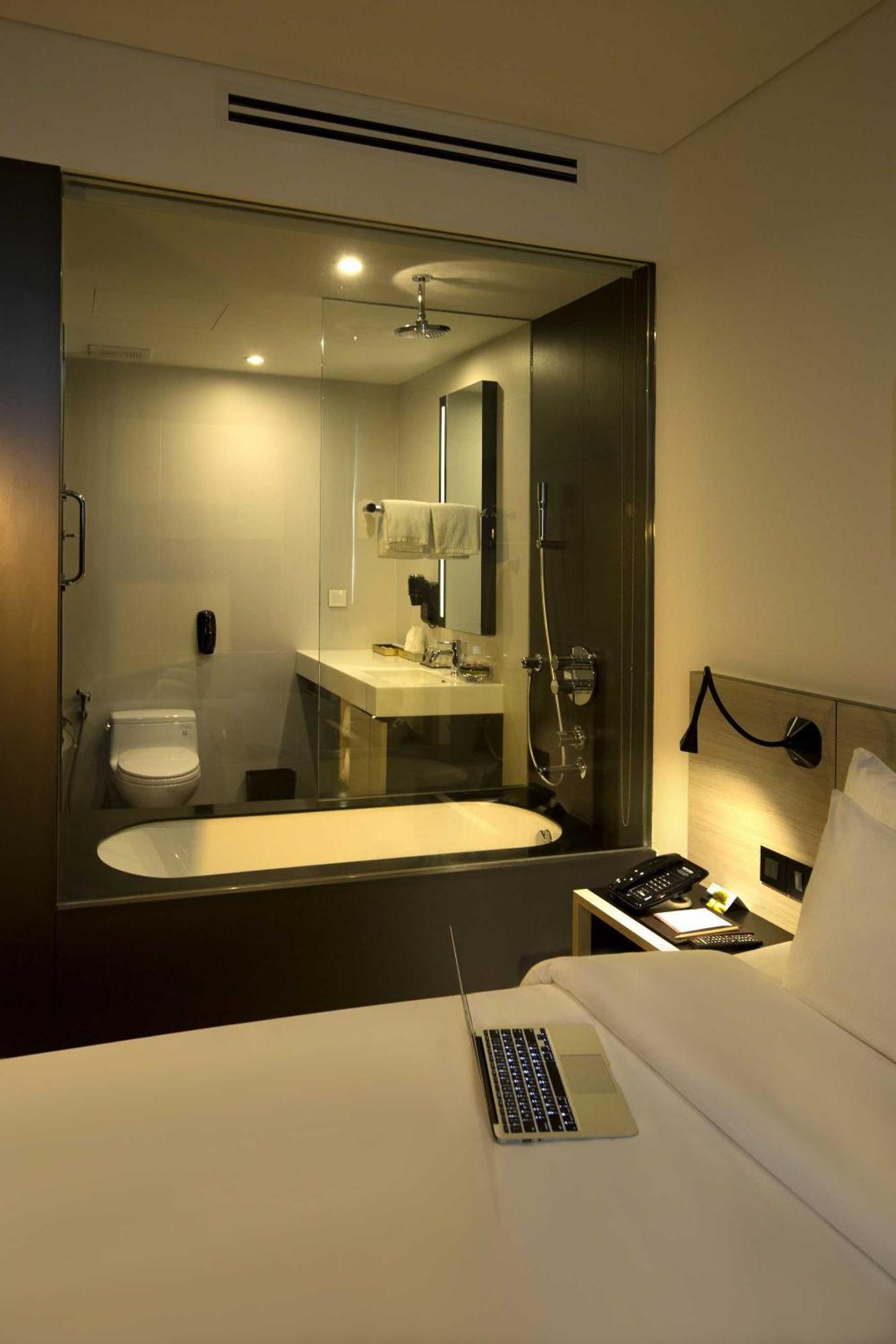 Deluxe Double or Twin Room - Room Only,373787572:JPEG