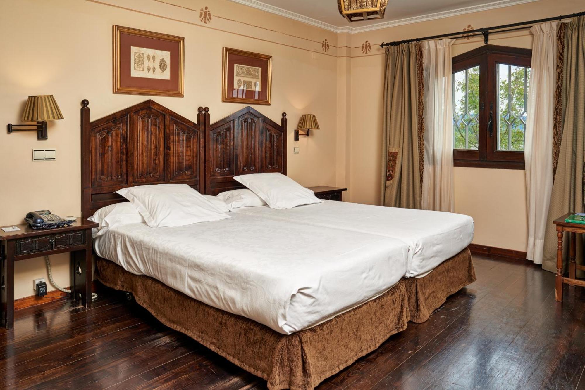 Standard Double Room (3 Adults),1442705716:JPEG
