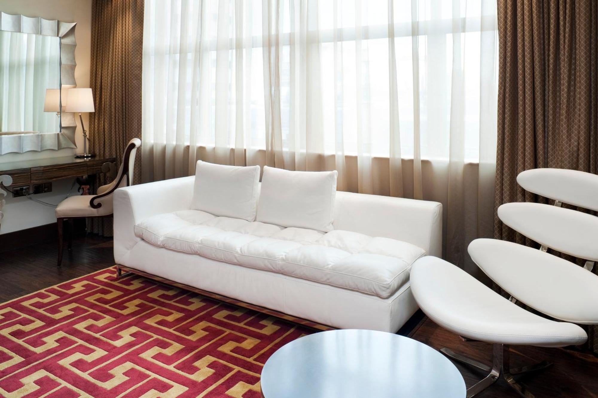 One Bedroom Queen Suite City View