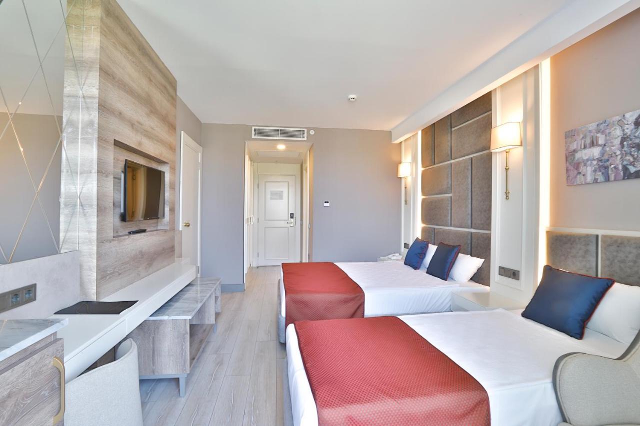 Deluxe Doppel-/Zweibettzimmer mit Zugang zum Pool