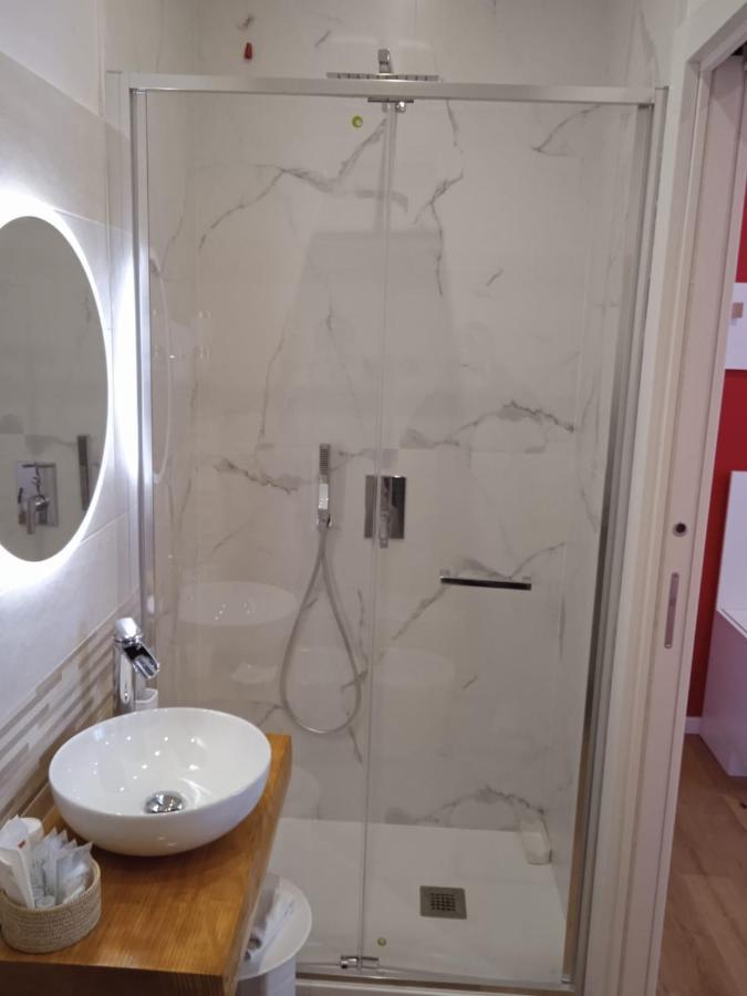 Double or Twin Room Private Bathroom