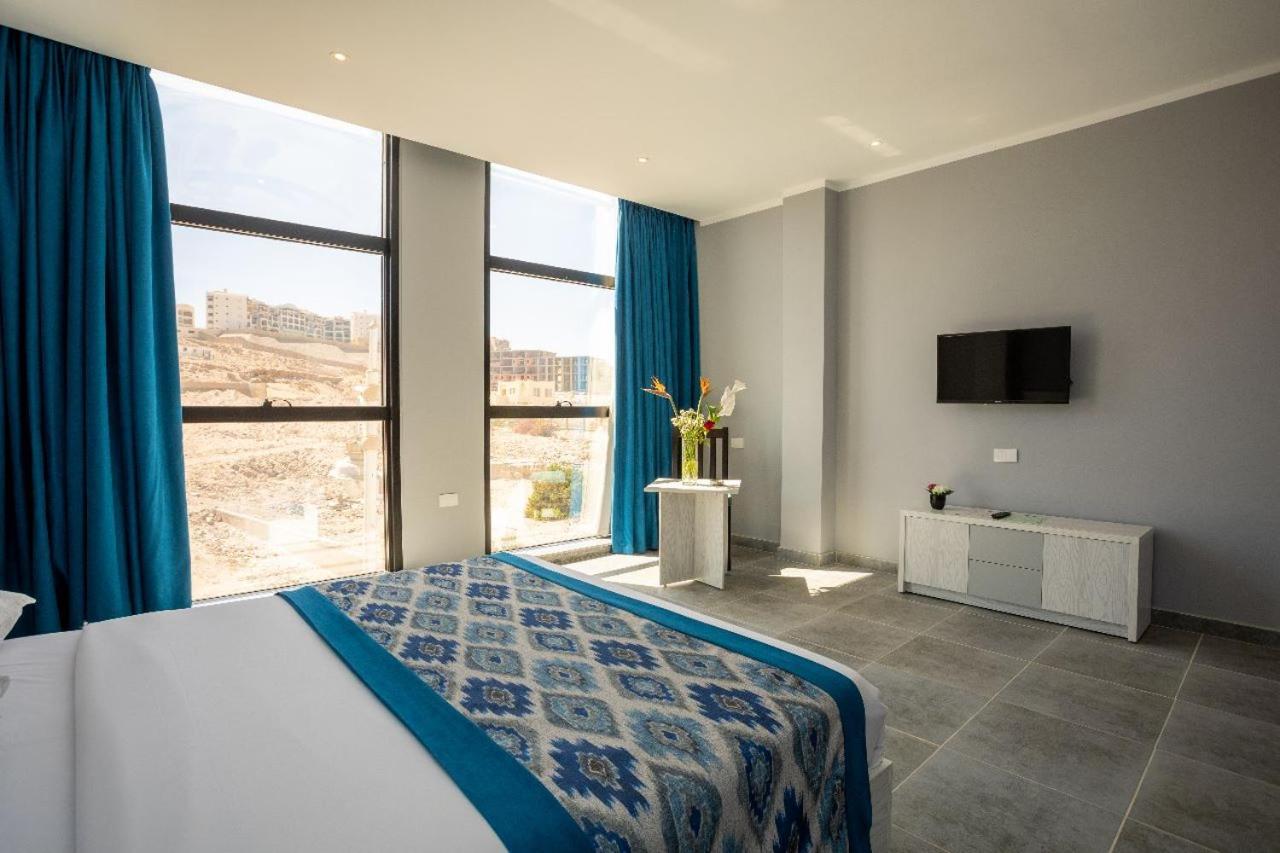 Deluxe Double or Twin Room Mountain View