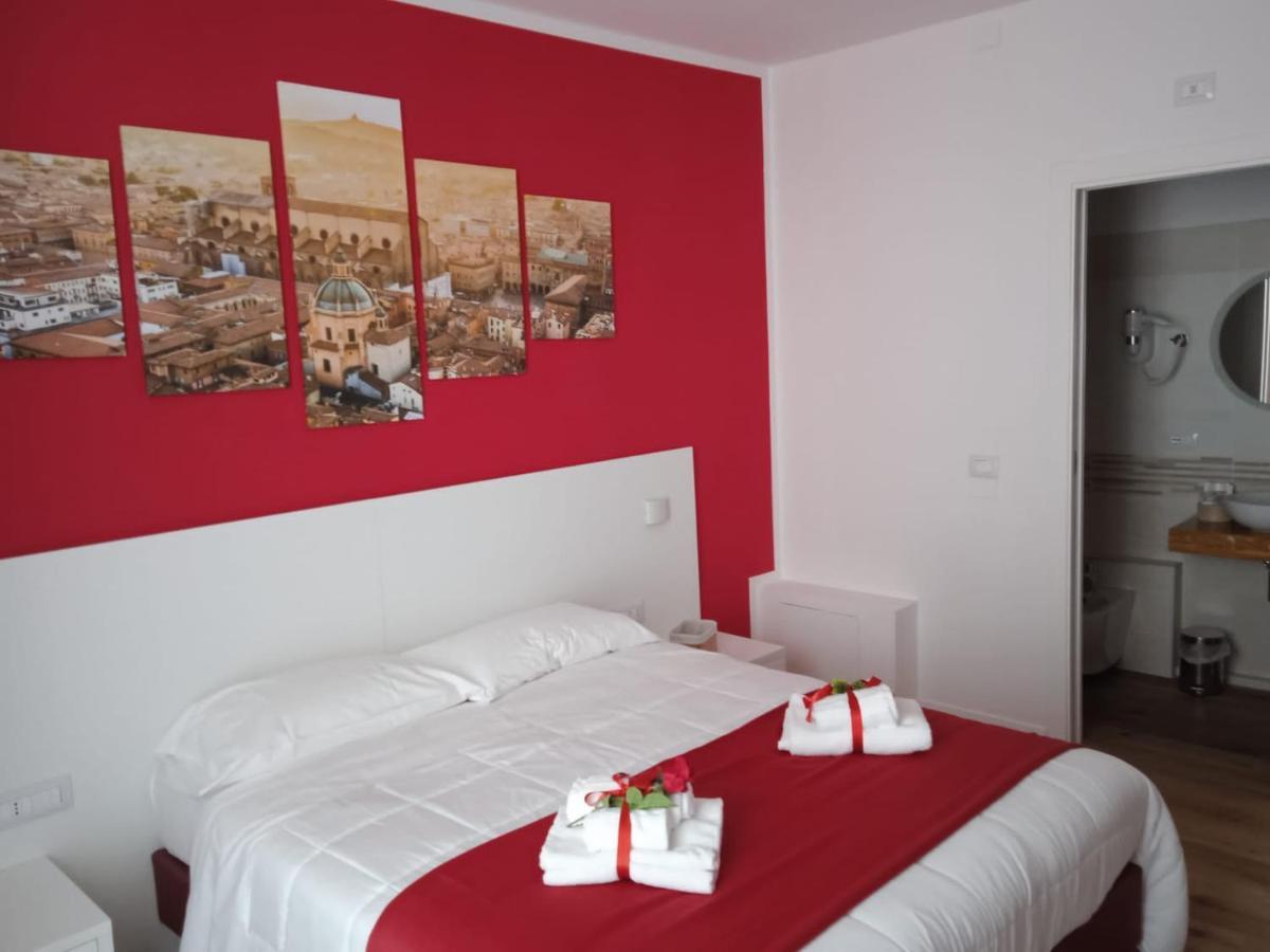 Double or Twin Room Private Bathroom