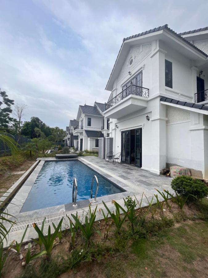 Deluxe Double Room Swim Up Outdoor Refreshing Whirlpool