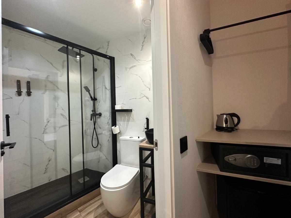 Single Room with Private Bathroom,1494888247:JPEG