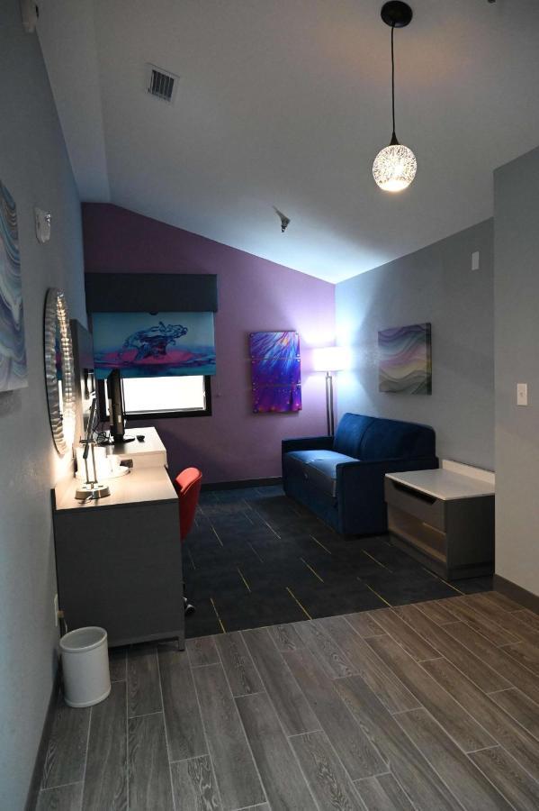 King Studio Suite with Atrium View,1709561970:JPEG