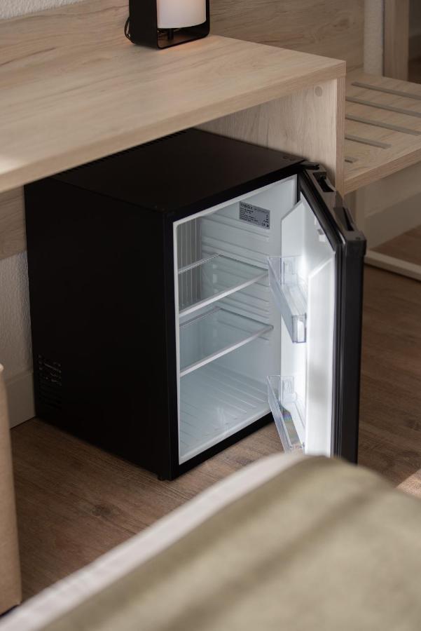 Twin Room,1498700506:JPEG