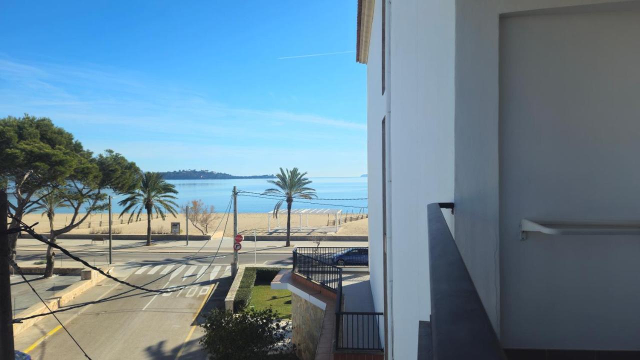 Chambre Double ou Lits Jumeaux - Vue Latérale sur Mer