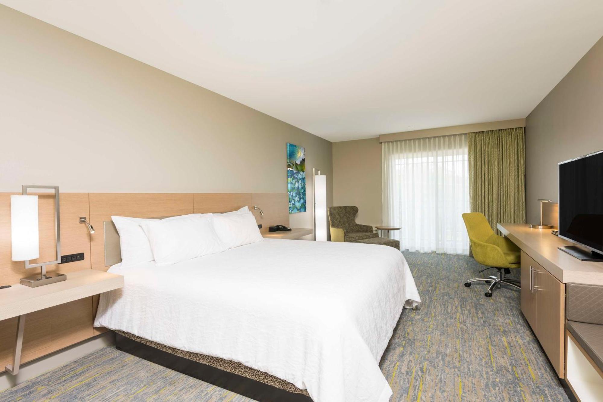 Deluxe King Room with Balcony,1659497801:JPEG