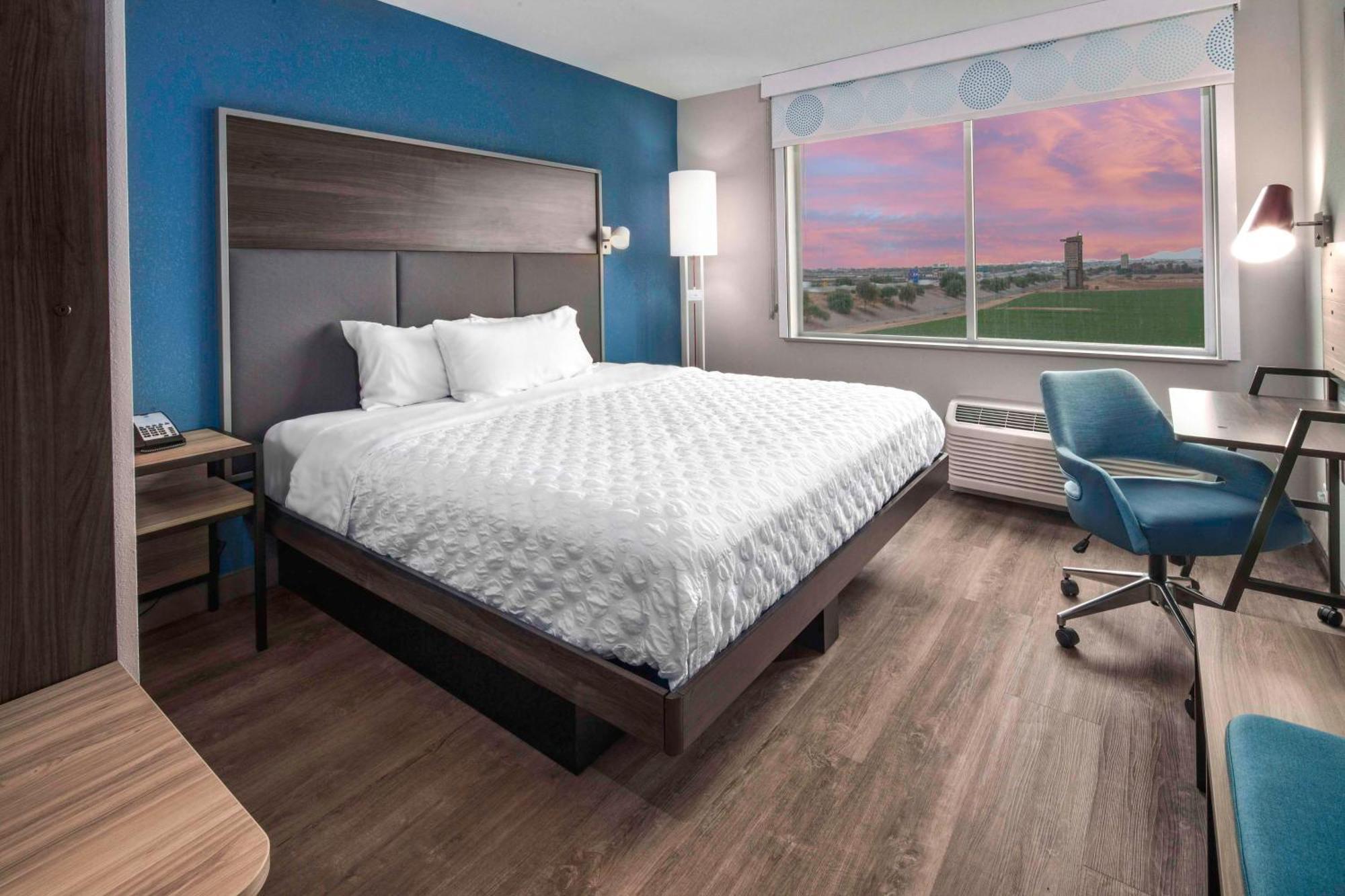 King Room,1509854044:JPEG