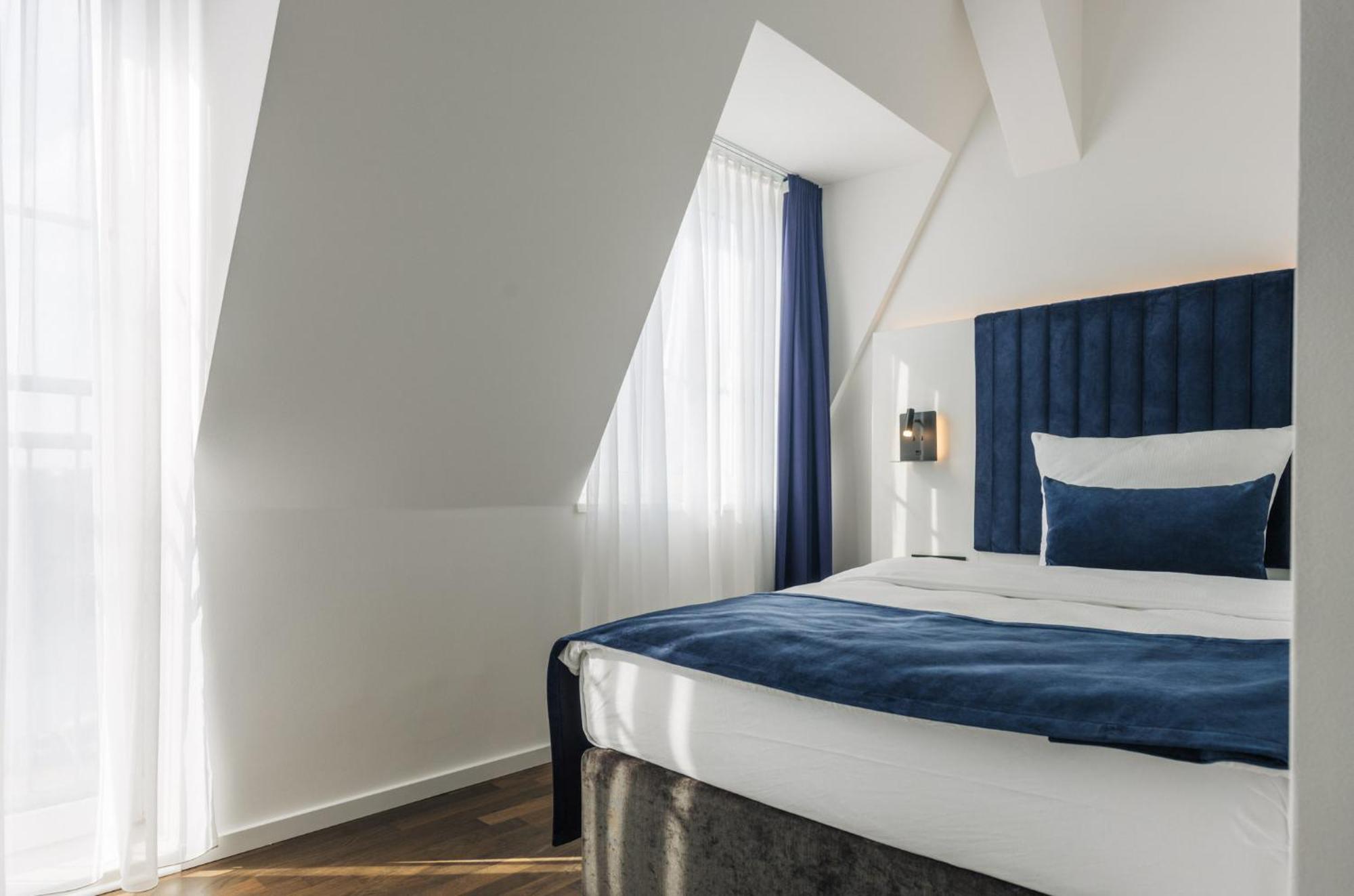 Deluxe Single Room,1504584442:JPEG