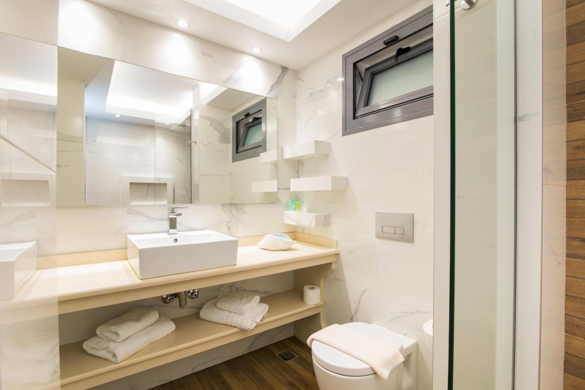 Queen Room Spa Bath