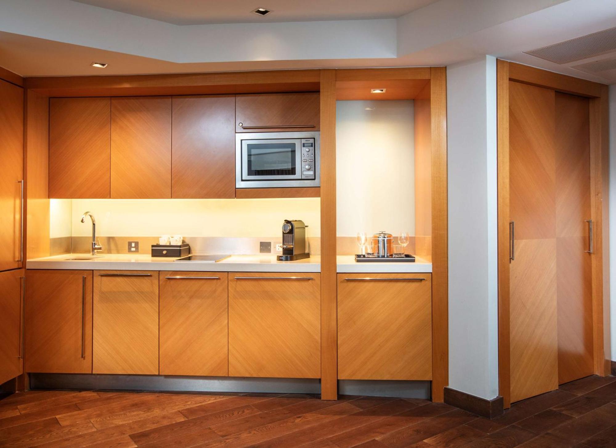 Family King Studio Kitchenette