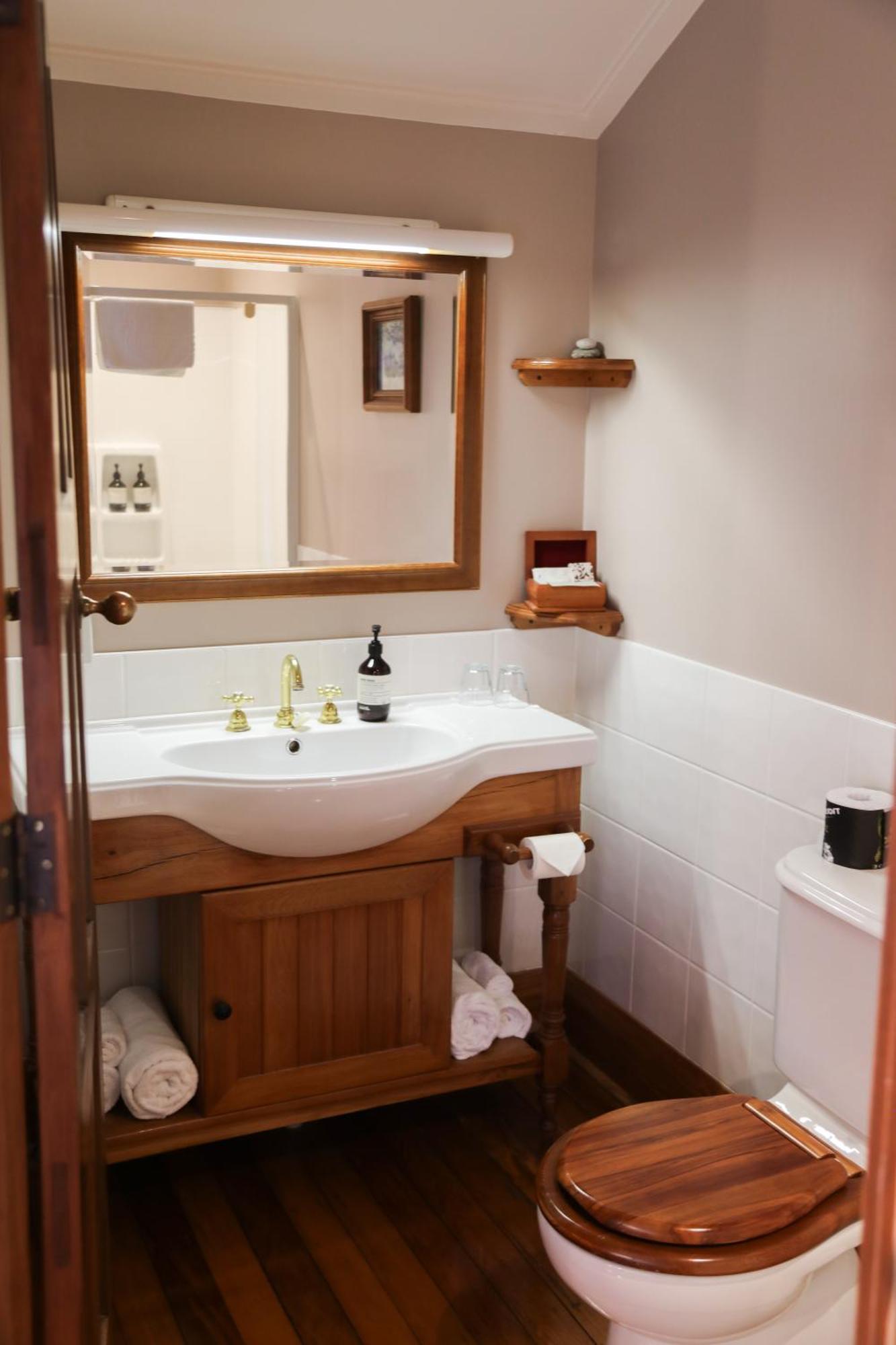 Superior Double or Twin Room with Lake View