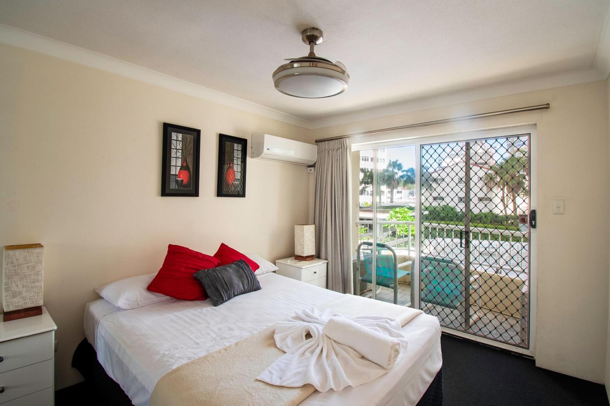 One-Bedroom Apartment Garden View