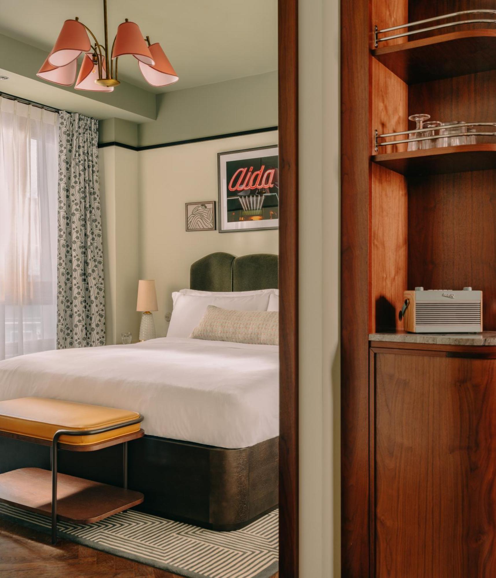 Roomy