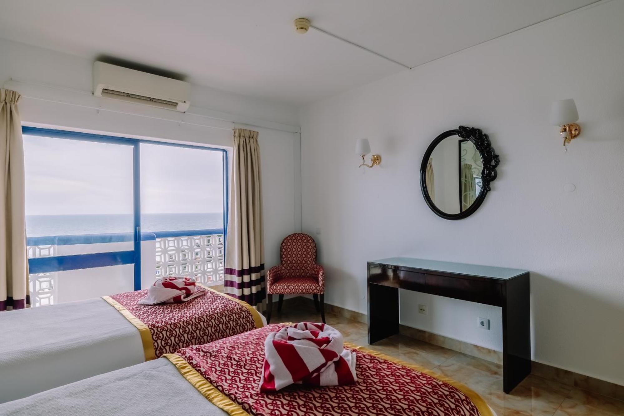 Deluxe One Bedroom Apartment