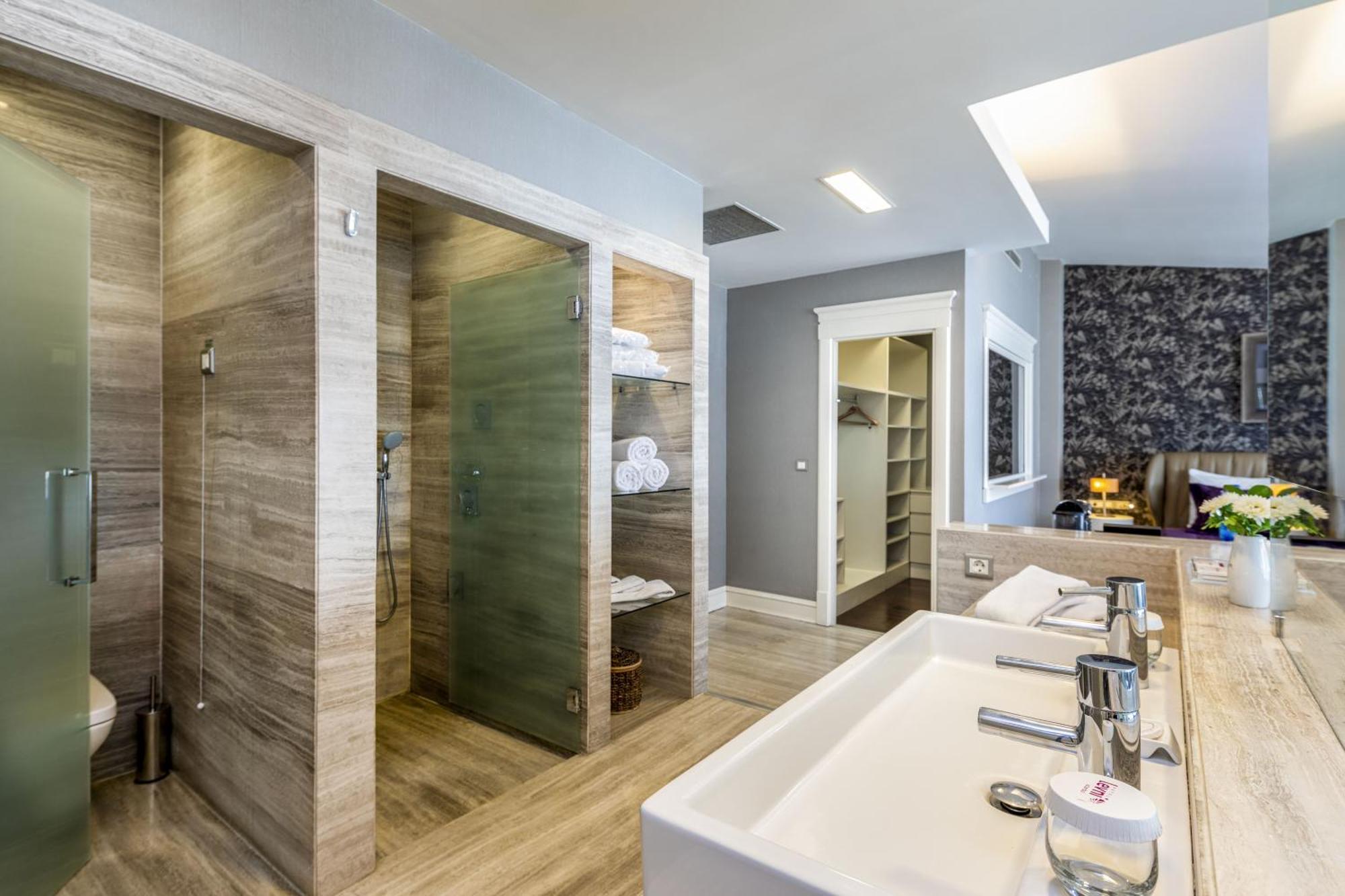 King Suite