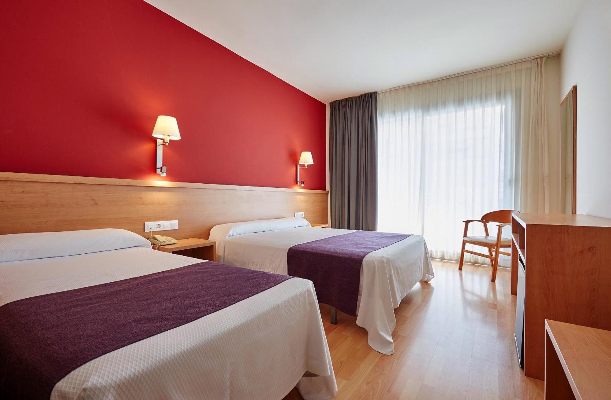 Habitación Doble con cama supletoria (3 adultos)