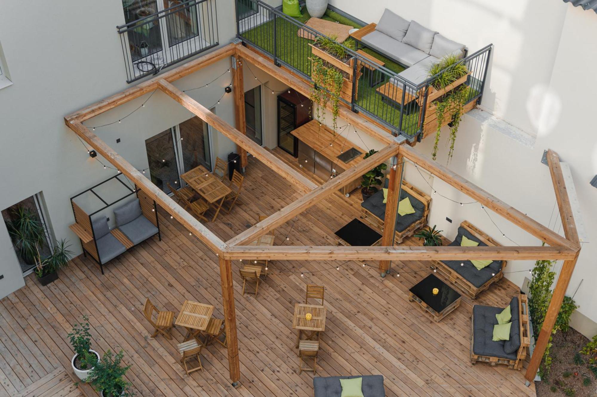 One-Bedroom Apartment French Balcony