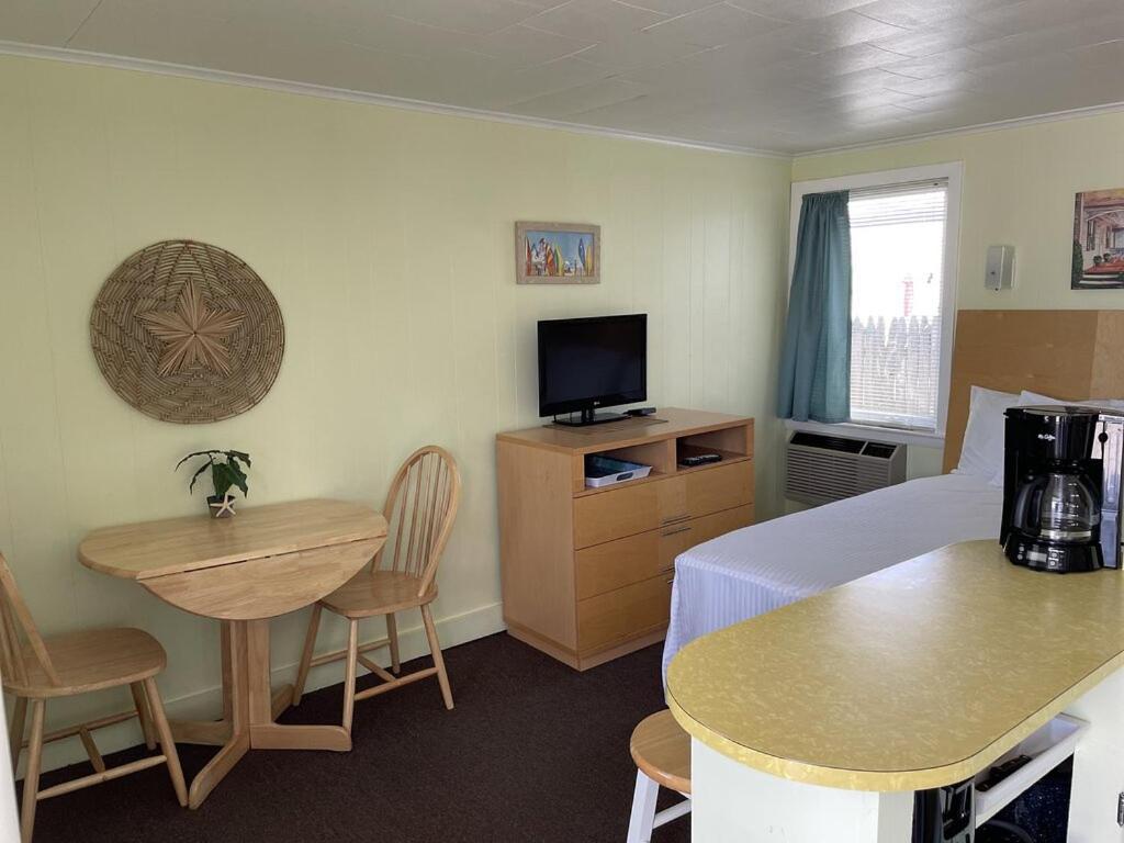 Motel #1 Two Room Kitchenette