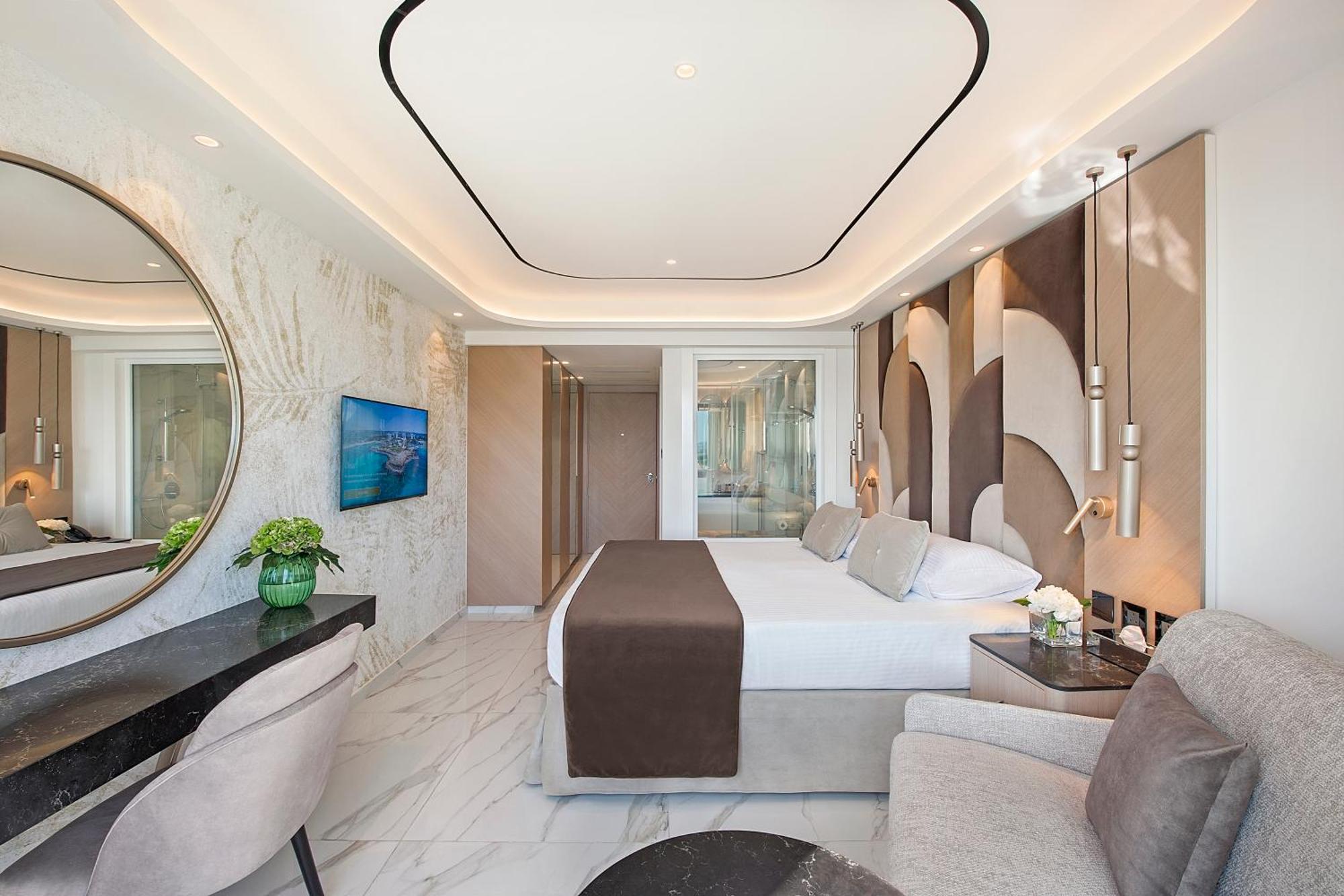 Elegance Room