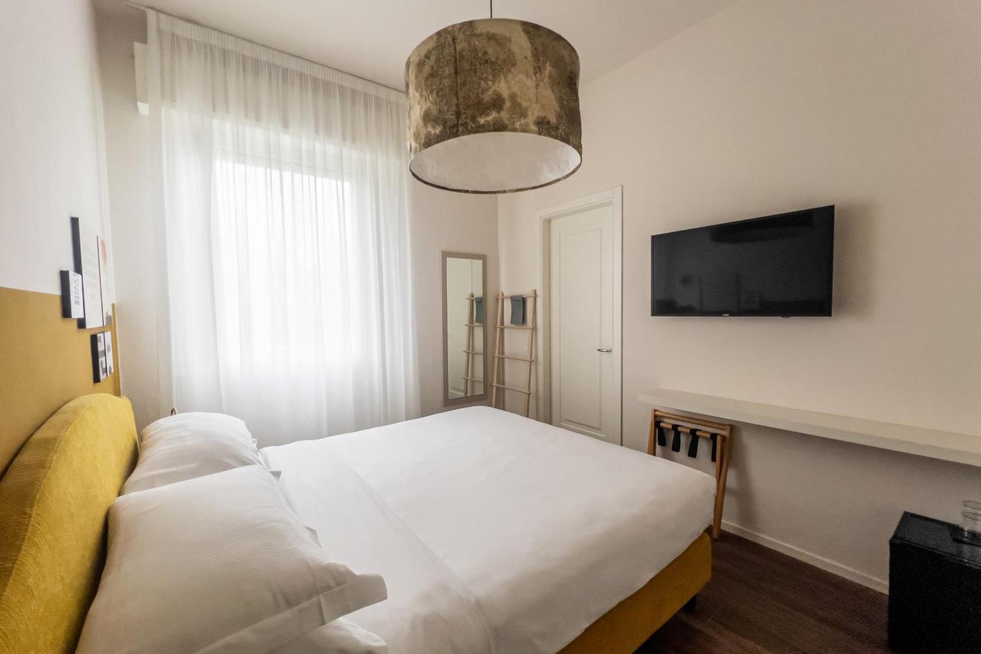 Small Double Room,1538988577:JPEG