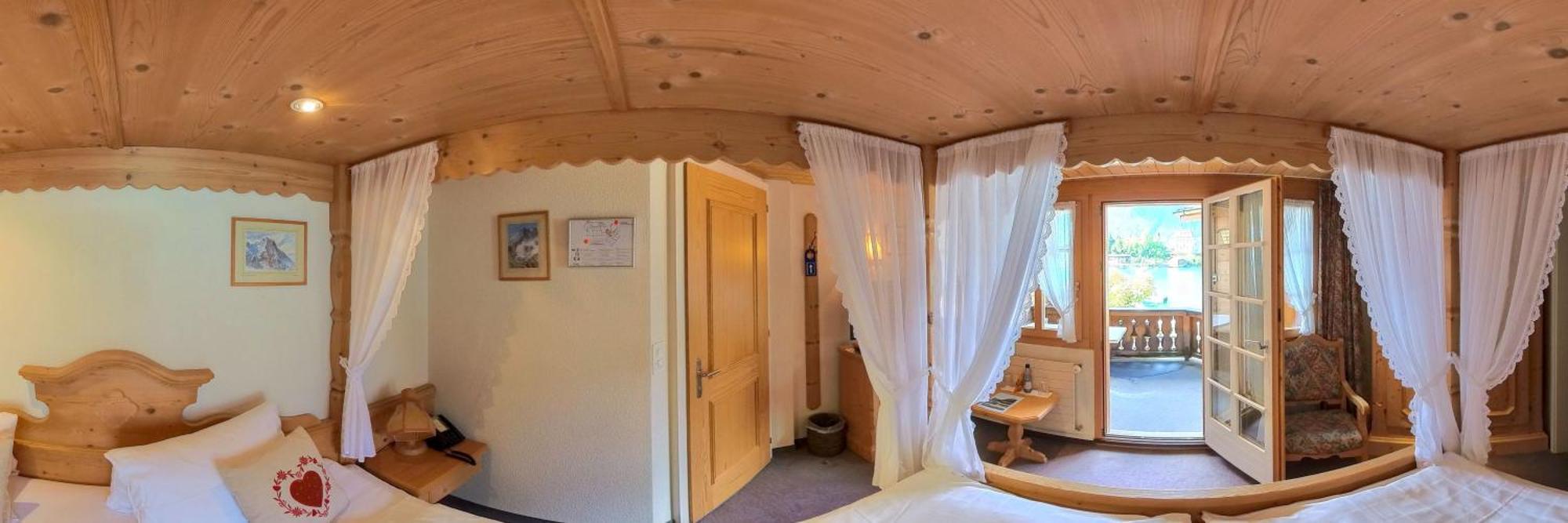 Honeymoon Cloy Room Crash Landing on