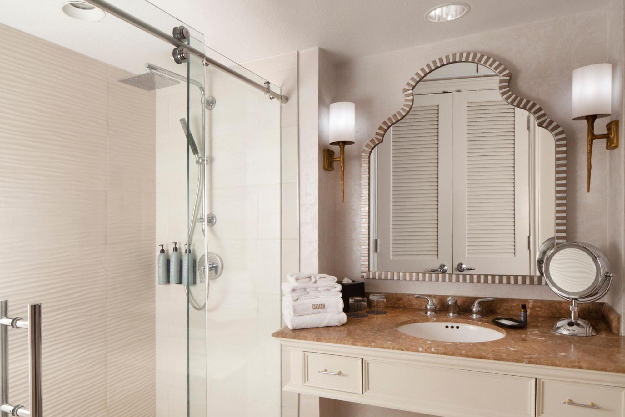 Traditional King, Guest room, 1 King, City view,1543661932:JPEG