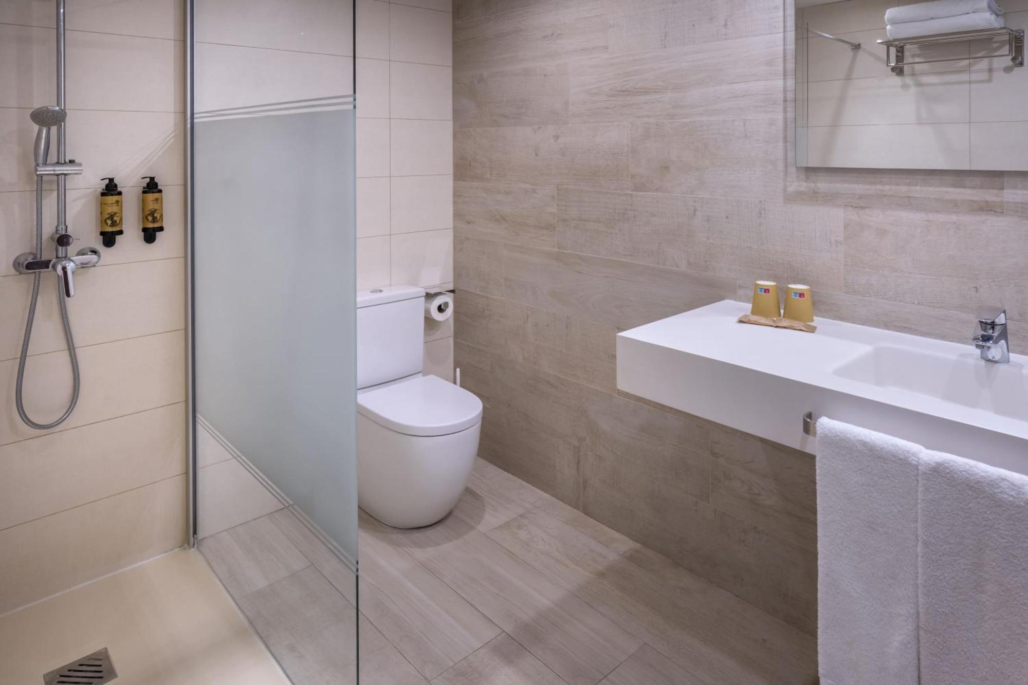 Single Room,1592044349:JPEG