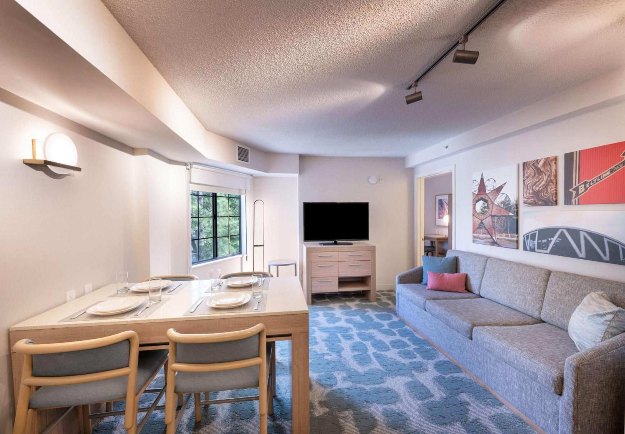 Two-Bedroom Suite,1710111707:JPEG