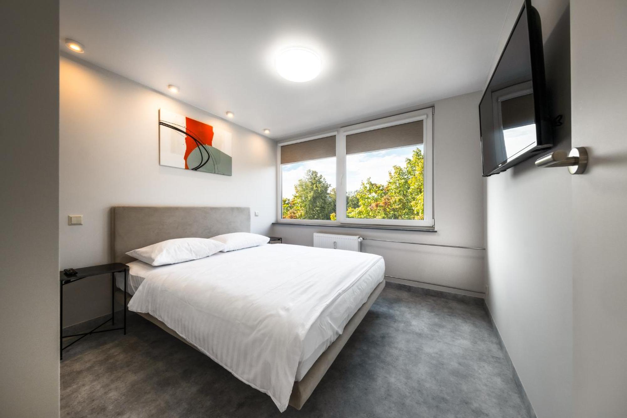 Apartment with Balcony,1546834627:JPEG
