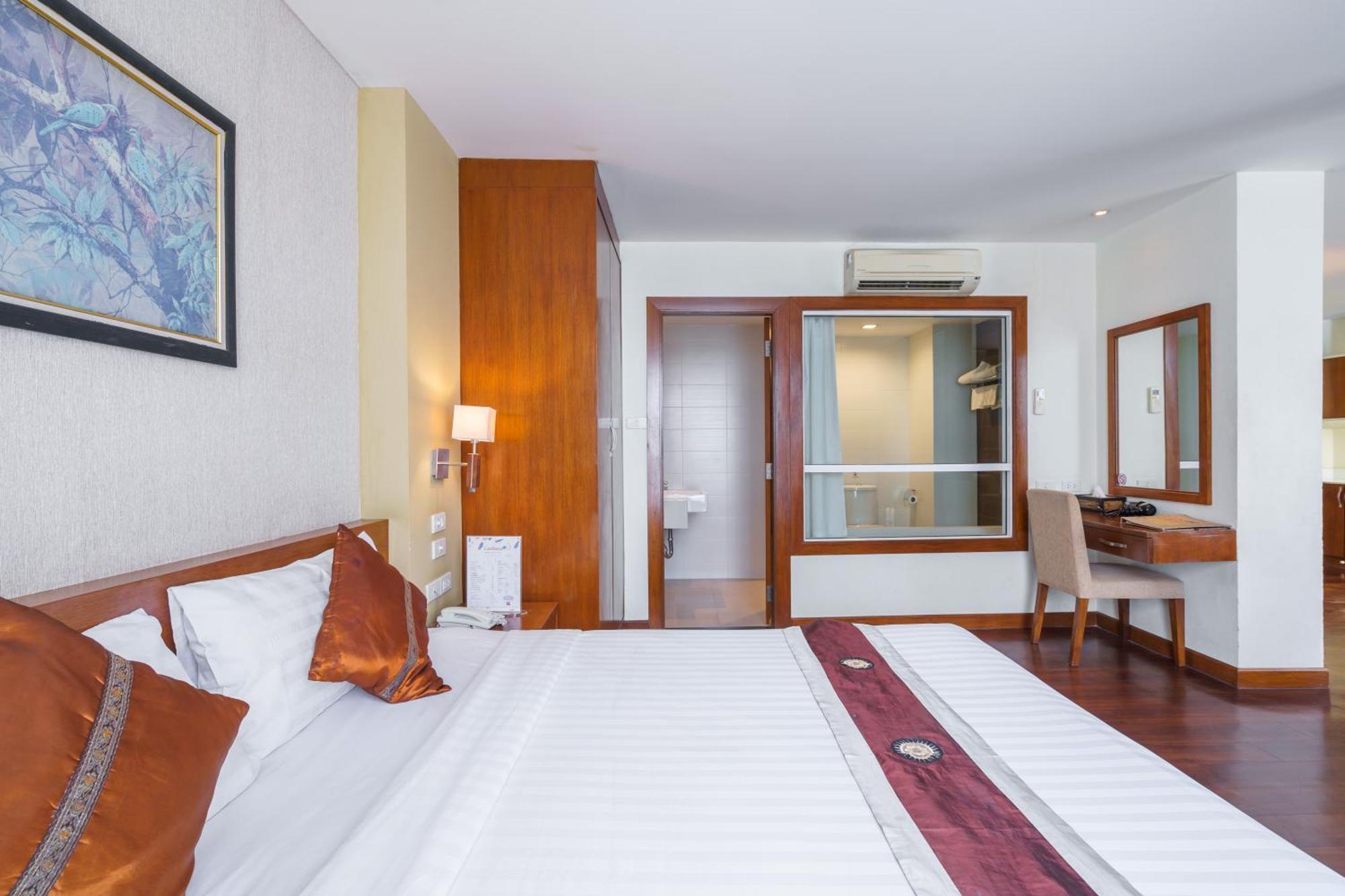Deluxe Suite