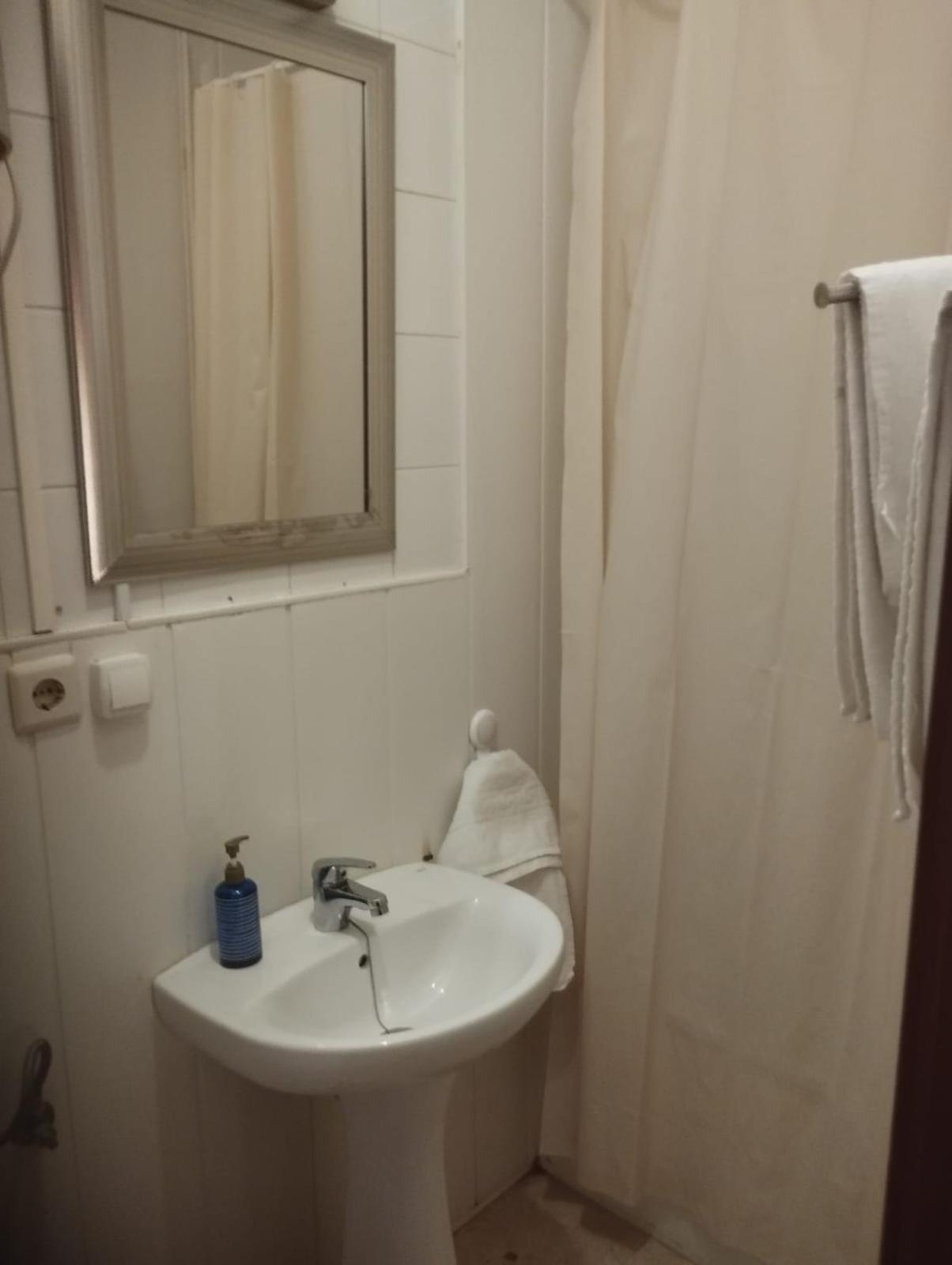 Economy Triple Room,1669830367:JPEG