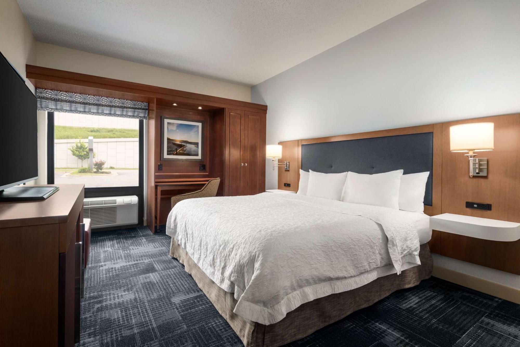 King Room Hearing Access or Non-Smoking