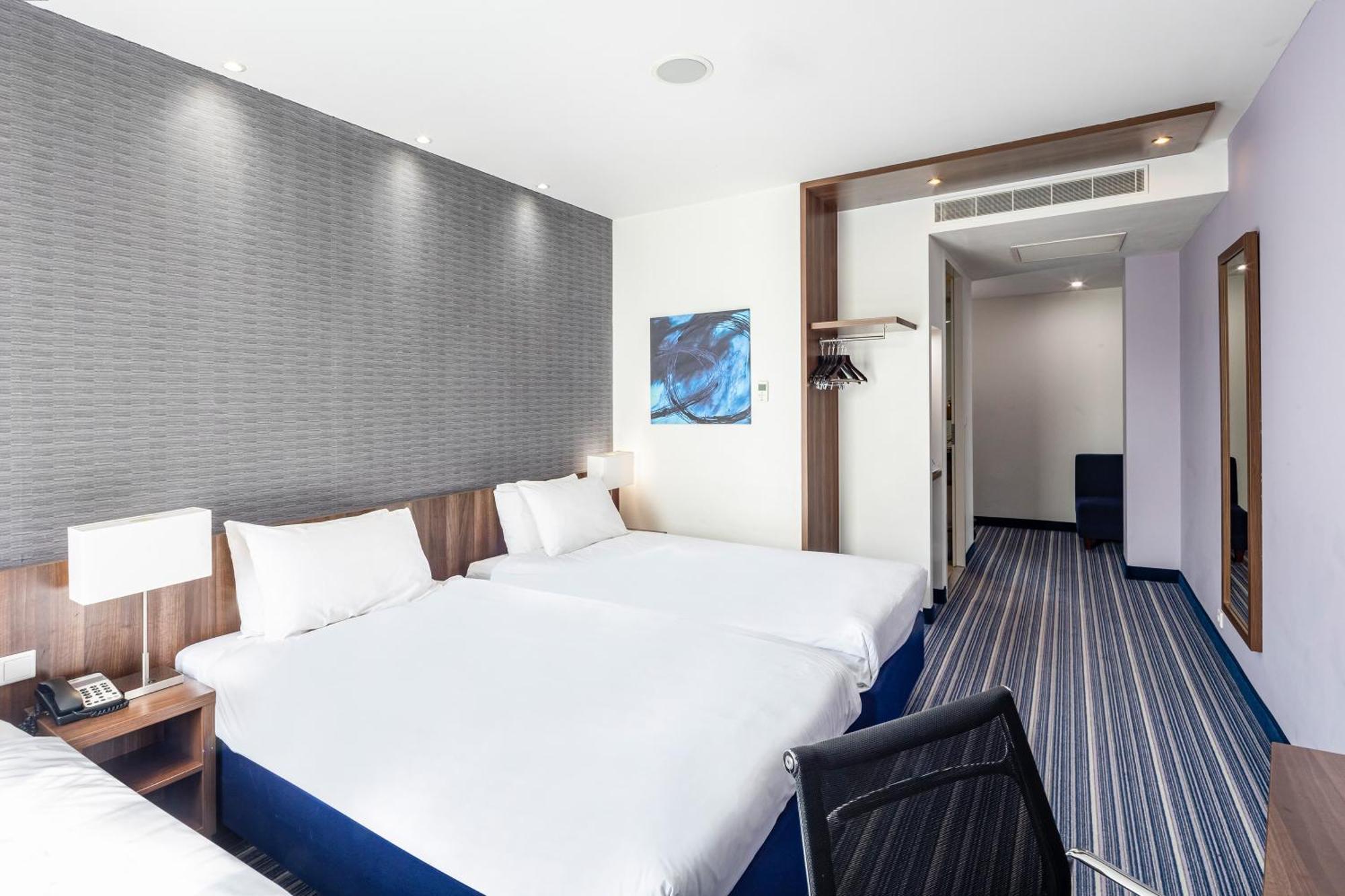 Standard Room Three Single Beds