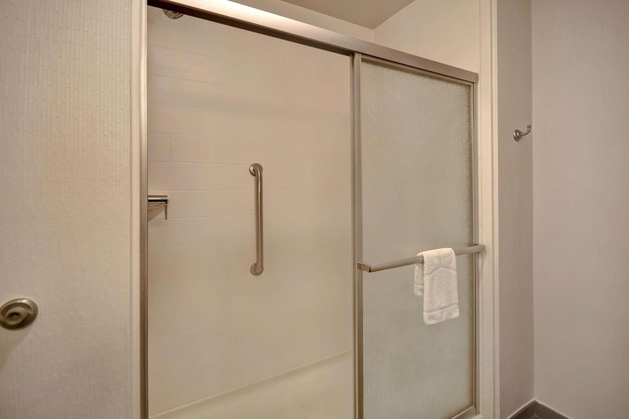 Room with Two Queen Beds - Non-Smoking